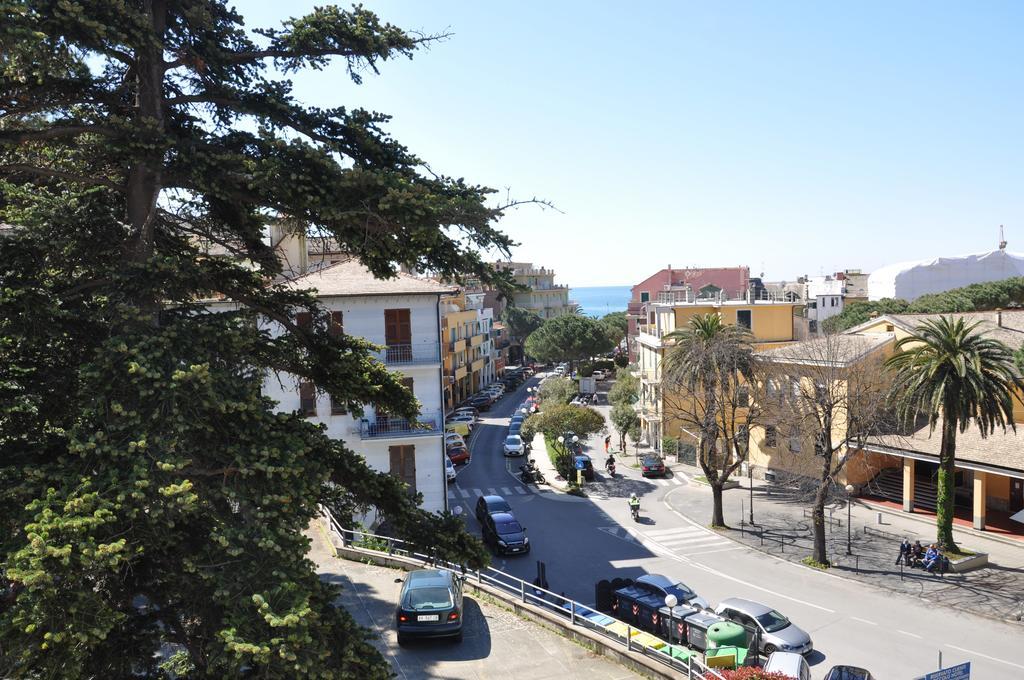 Hotel Residence Moneglia Exterior photo