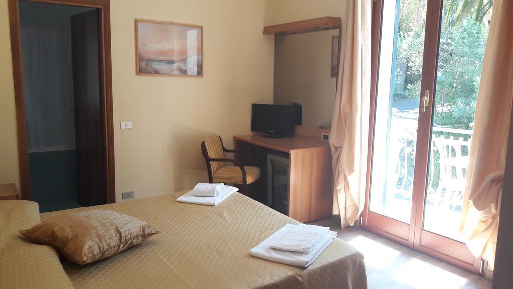 Hotel Residence Moneglia Exterior photo