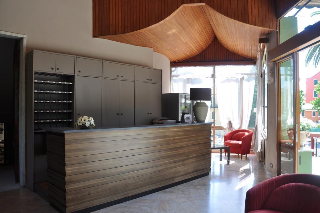 Hotel Residence Moneglia Exterior photo